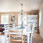 3 Bedroom Awesome In Dom wakacyjny