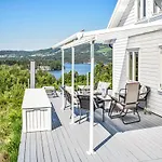 3 Bedroom Awesome In *