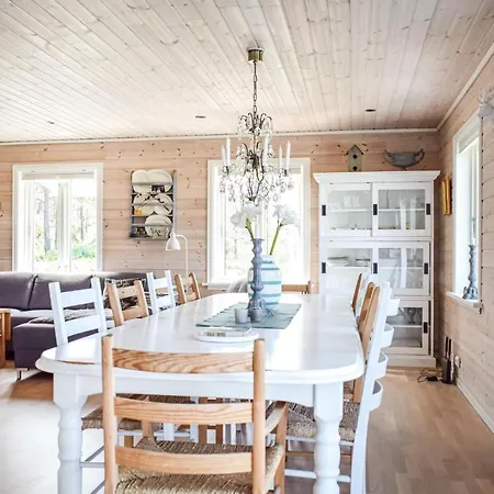 3 Bedroom Awesome In Feriehus
