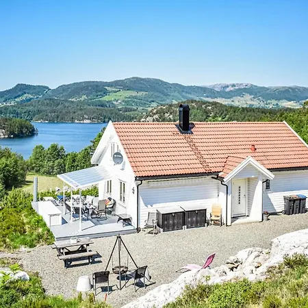 3 Bedroom Awesome In