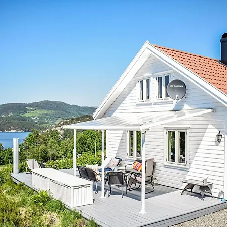 3 Bedroom Awesome In *