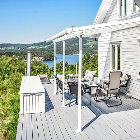 3 Bedroom Awesome In *